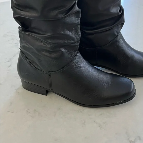 New Leather St. John Slouch Black Boots - Picture 2 of 7